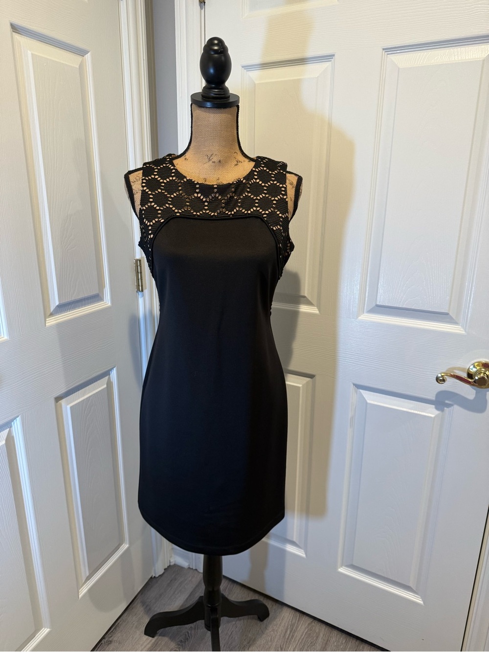 Donna Ricco Women’s Black and Tan Dress
